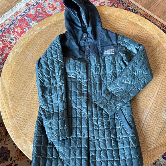 Patagonia Down Hooded Jacket - Green - Picture 1 of 1